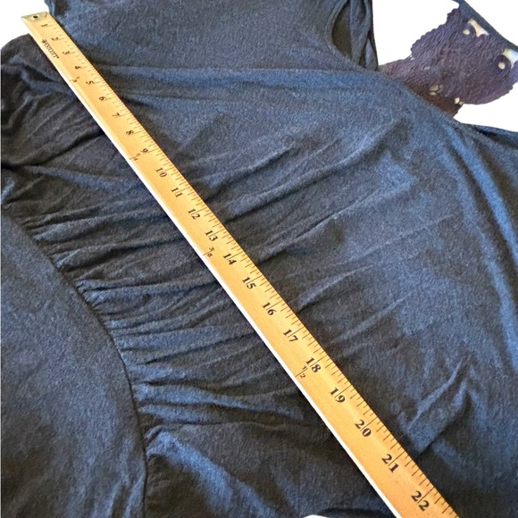 Naked Zebra Gray Top With Banded Hem Short Sleeves Crochet Detail on Back Large - Picture 6 of 8